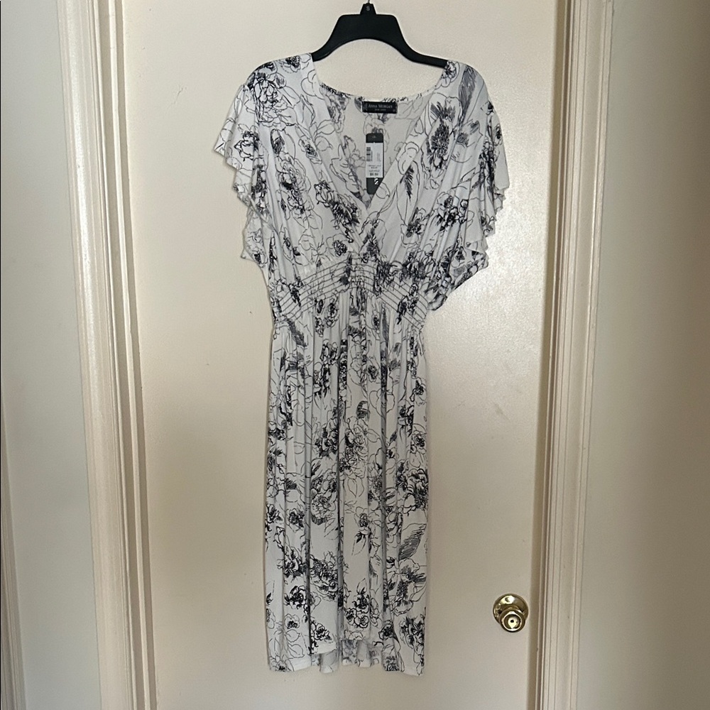 Chic Black and White Floral Midi Dress